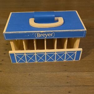 Breyer Farms Stablemates Wooden Carry Stable-Blue and Tan Toy